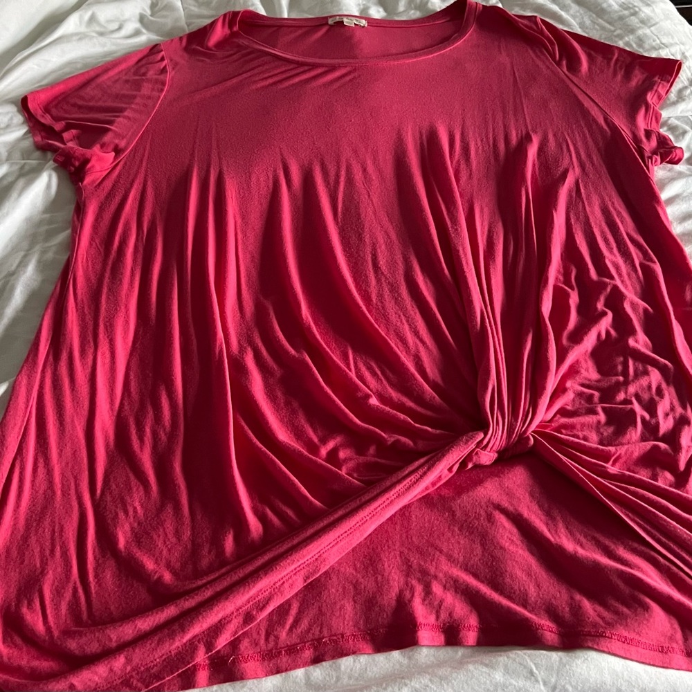 Nine Britton Fuchsia Short Sleeve Knotted Tee